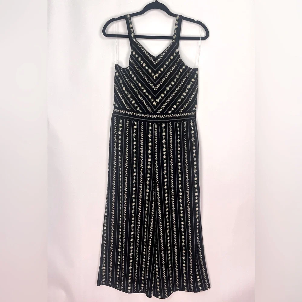 Knitworks neck sleeveless